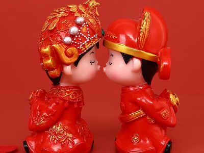 新婚结婚礼物礼物送新人摆件礼品工艺创意家居搪胶工艺品一对实用图6