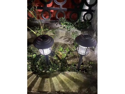 库存清货 产品名称：太阳能充电户外草坪灯图4
